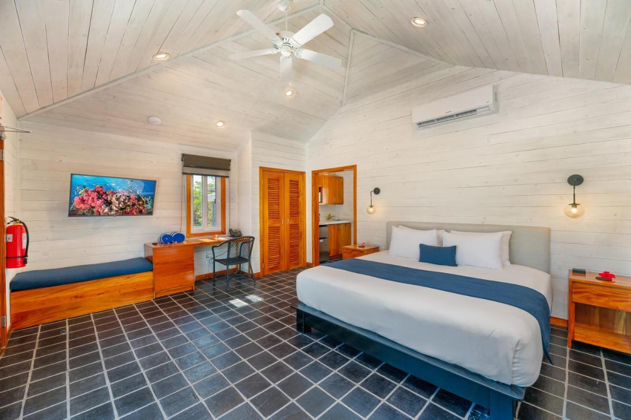 Barefoot Cay Resort Brick Bay Exterior photo