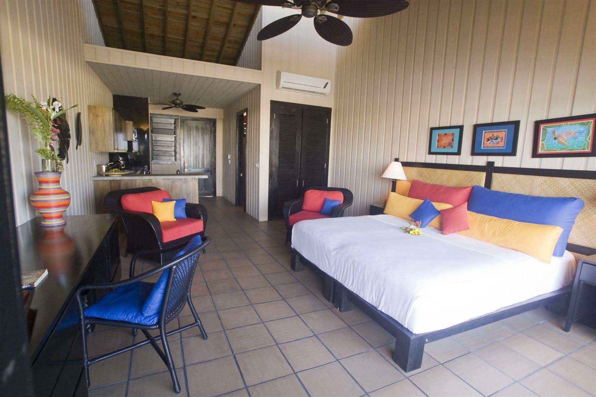 Barefoot Cay Resort Brick Bay Exterior photo